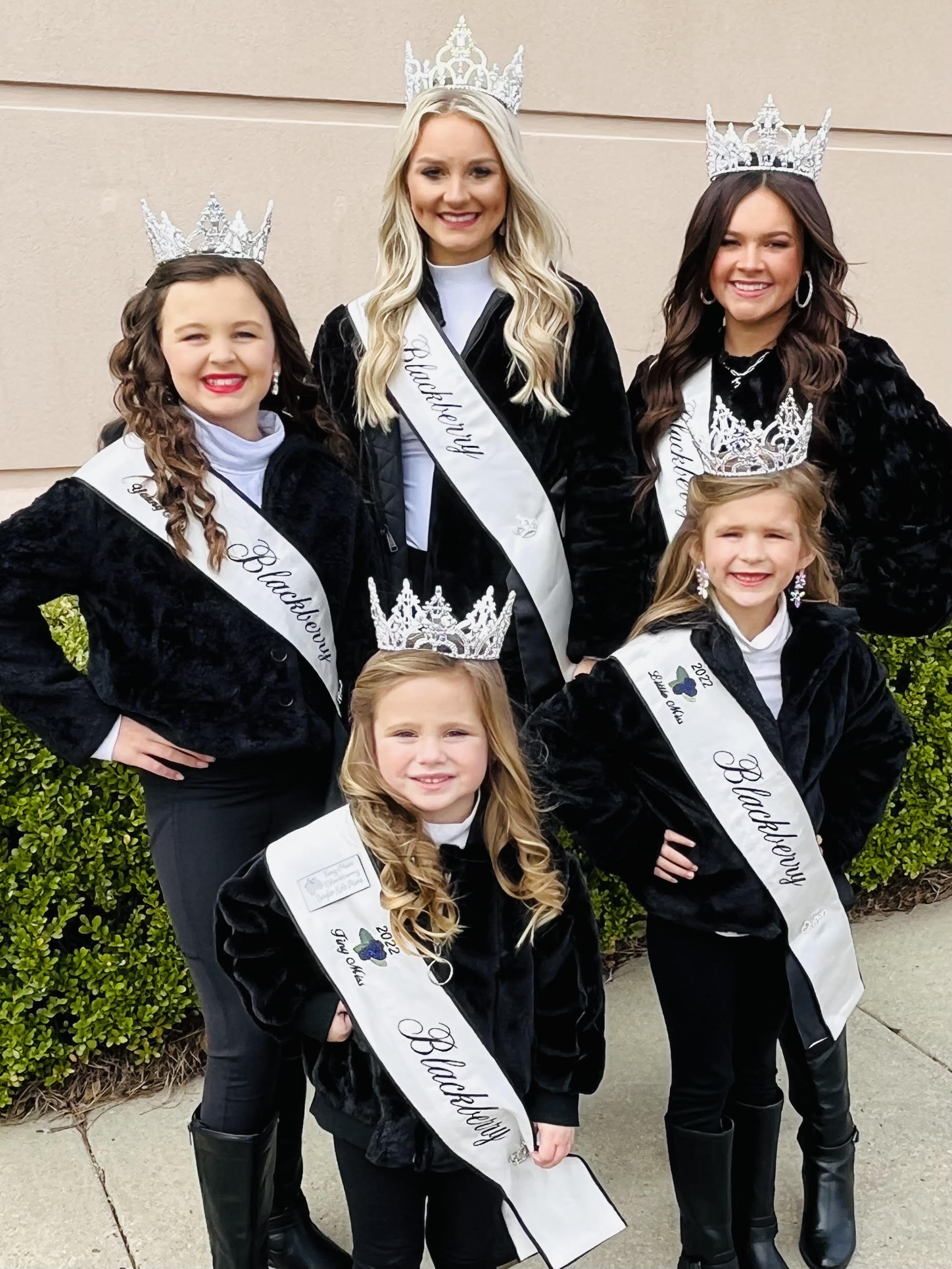 2022 Miss Blackberry Queens Miss Blackberry Karlee Cummings, Junior Miss Maryjane Cole, Young Miss Elizabeth Eason, Little Miss Carolina Thrash and Tiny Miss Bayler Kole Mims participated in the governor’s Inauguration Parade. (PAMELA DEAVERS | CONTRIBUTED)